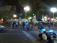 La policía amenaza desalojar el acampe en Plaza de Mayo